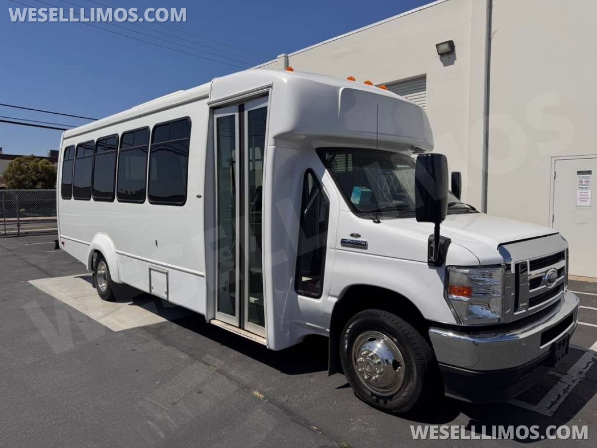 Shuttle Bus for sale: 2021 Ford E450 Super Duty Shuttle Bus 312" by Davey Coach