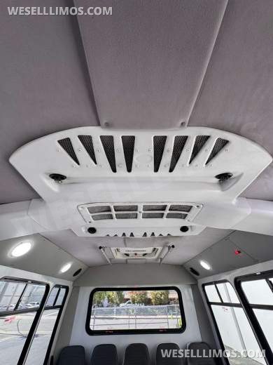 2021 Ford E450 Super Duty Shuttle Bus - Shuttle Bus for Sale in Anaheim, CA - Photo 18
