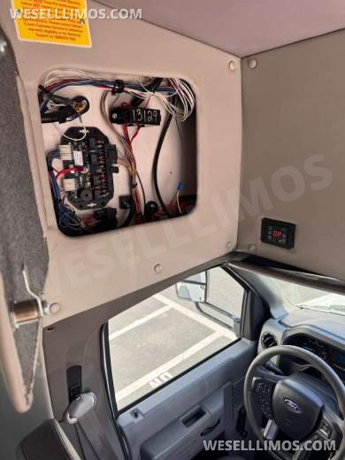 2021 Ford E450 Super Duty Shuttle Bus - Shuttle Bus for Sale in Anaheim, CA - Photo 25