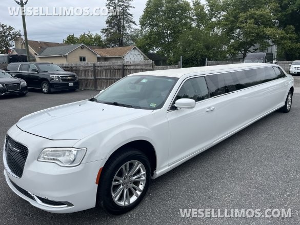2019 Chrysler 300 Limousine for Sale in Pasadena, MD - Main Photo