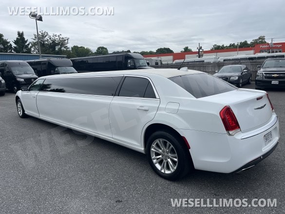 2019 Chrysler 300 Limousine for Sale in Pasadena, MD - Photo 2