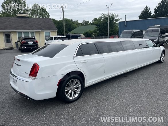 2019 Chrysler 300 Limousine for Sale in Pasadena, MD - Photo 3