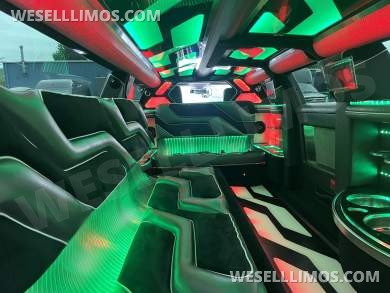 2017 Pinnacle Chrysler 300 Limousine - Limousine for Sale in Pasadena, MD - Photo 9