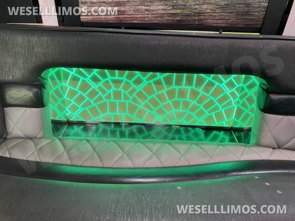 2015 Ford 550 Limo Bus for Sale in Orangeburg, SC - Photo 2