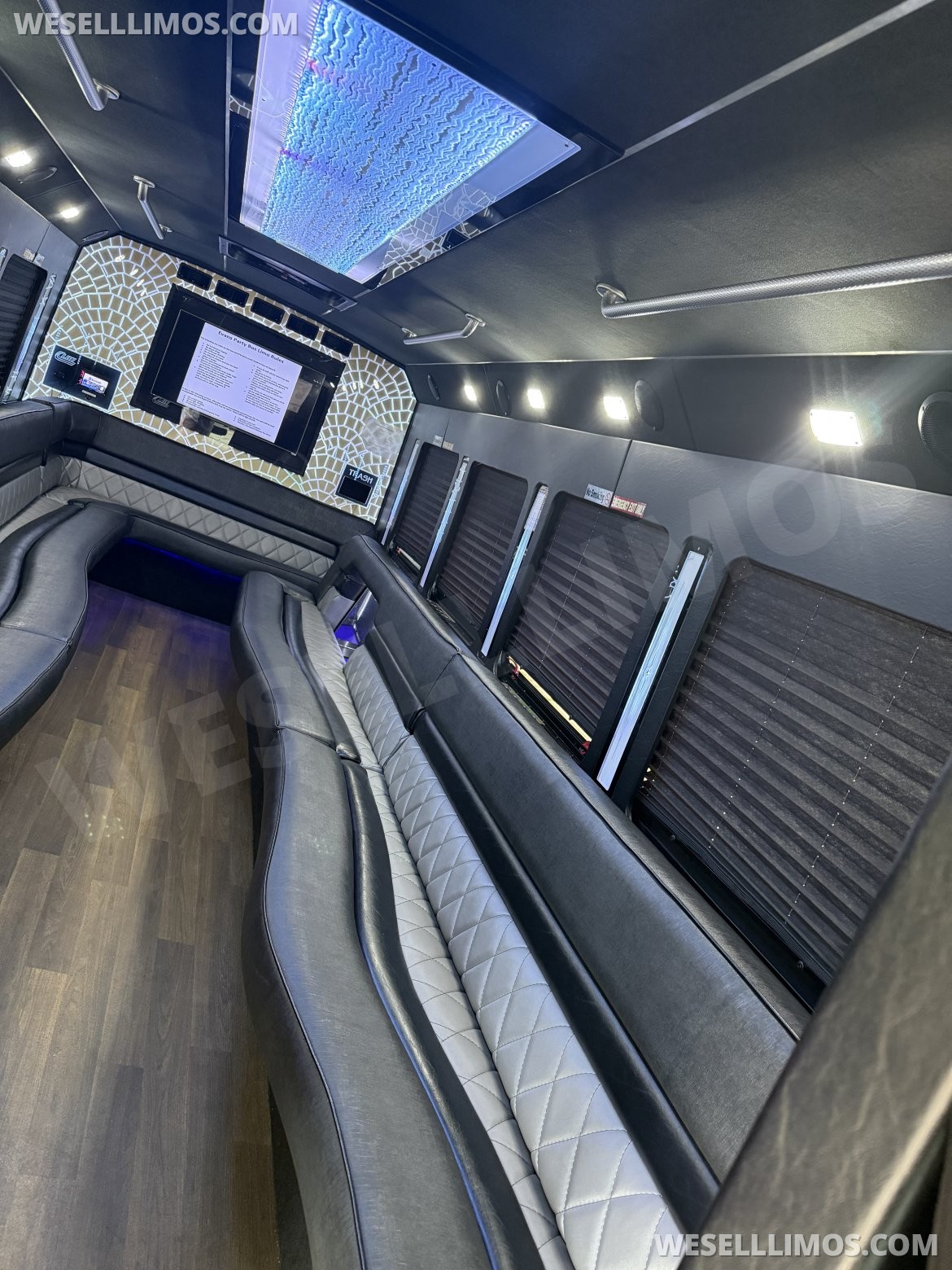 Photo of Limo Bus for sale: 2015 Ford 550 30" by LGE