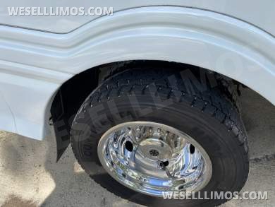 2015 LGE Ford 550 Limo Bus - Limo Bus for Sale in Charlotte, NC - Photo 16