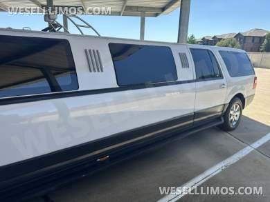 2007 DaBryan 140" Ford Expedition EL SUV Stretch - SUV Stretch for Sale in McKinney, TX - Photo 6