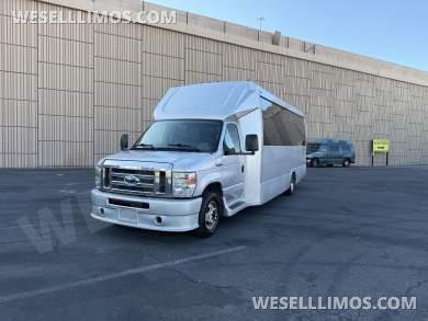 2017 Ford E-450 Executive Coach Builder 25 Passenger Gasoline Executive Shuttle - Executive Shuttle for Sale in Las Vegas, NV - Photo 25