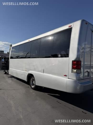 2016 Ford F-550 Executive Coach Builder 25 Passenger Gasoline Wheel Chair Accessible Shuttle - Executive Shuttle for Sale in Las Vegas, NV - Photo 25