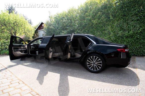 2017 Lincoln Continental Limousine for Sale in Lacey, WA - Photo 2