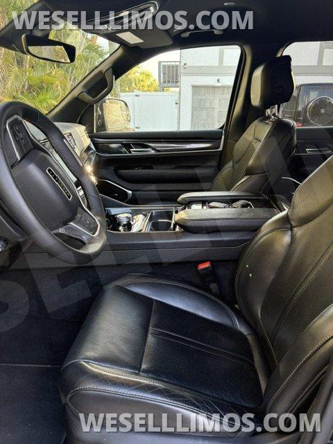 SUV for Sale in Sarasota, FL - Photo 3