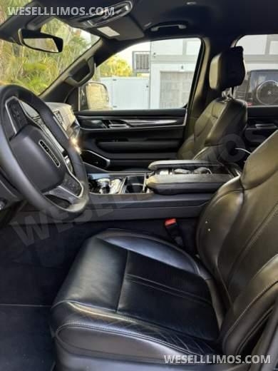 2024 Jeep Wagoneer L SUV - SUV for Sale in Sarasota, FL - Photo 3