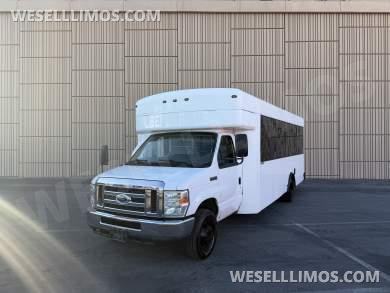 2017 Ford E-450 Winnebago Coach Builder 25 Passenger Gasoline Shuttle Bus - Executive Shuttle for Sale in Las Vegas, NV - Photo 5