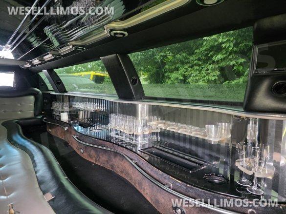 2009 Lincoln Towncar Limousine for Sale in Fort Wayne, IN - Photo 2