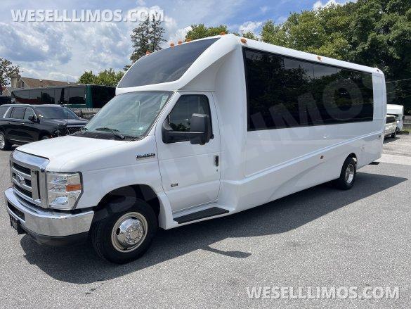 2019 Ford E 450 Limo Bus for Sale in Pasadena, MD - Photo 2