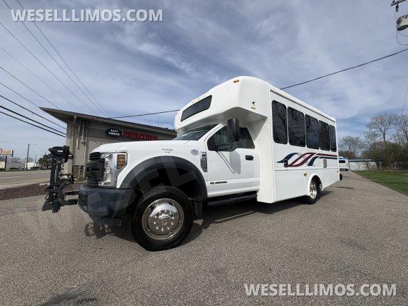 2018 Ford F450 Shuttle Bus for Sale in Fraser, MI - Main Photo