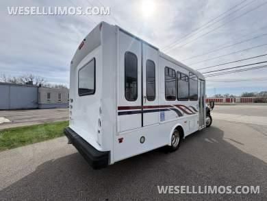 2018 Ford F450 Shuttle Bus - Shuttle Bus for Sale in Fraser, MI - Photo 3
