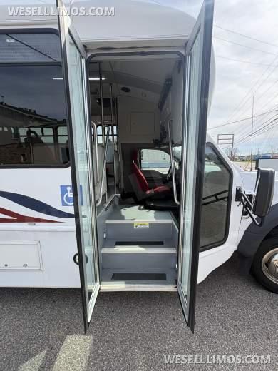 2018 Ford F450 Shuttle Bus - Shuttle Bus for Sale in Fraser, MI - Photo 11