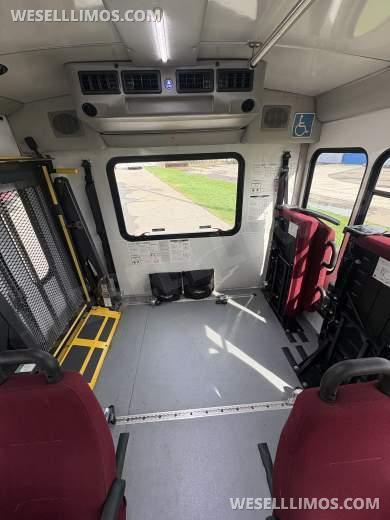 2018 Ford F450 Shuttle Bus - Shuttle Bus for Sale in Fraser, MI - Photo 14