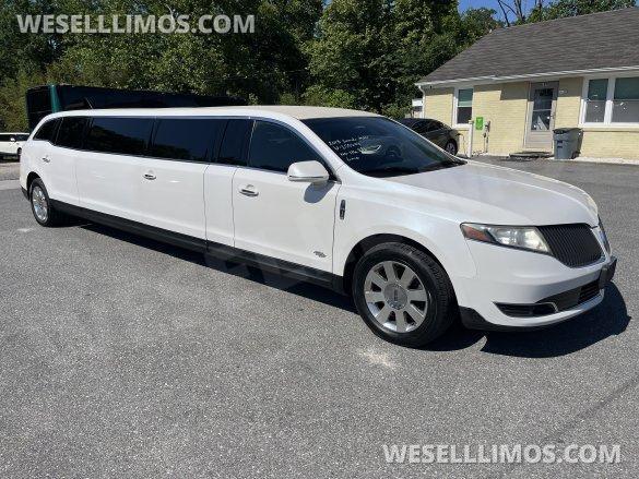 2013 Lincoln MKT Limousine for Sale in Pasadena, MD - Main Photo