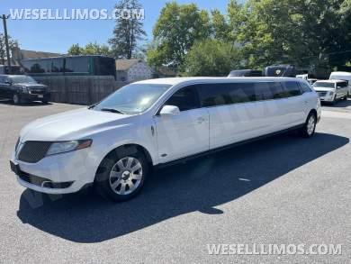 2013 Royal Lincoln MKT Limousine - Limousine for Sale in Pasadena, MD - Photo 3