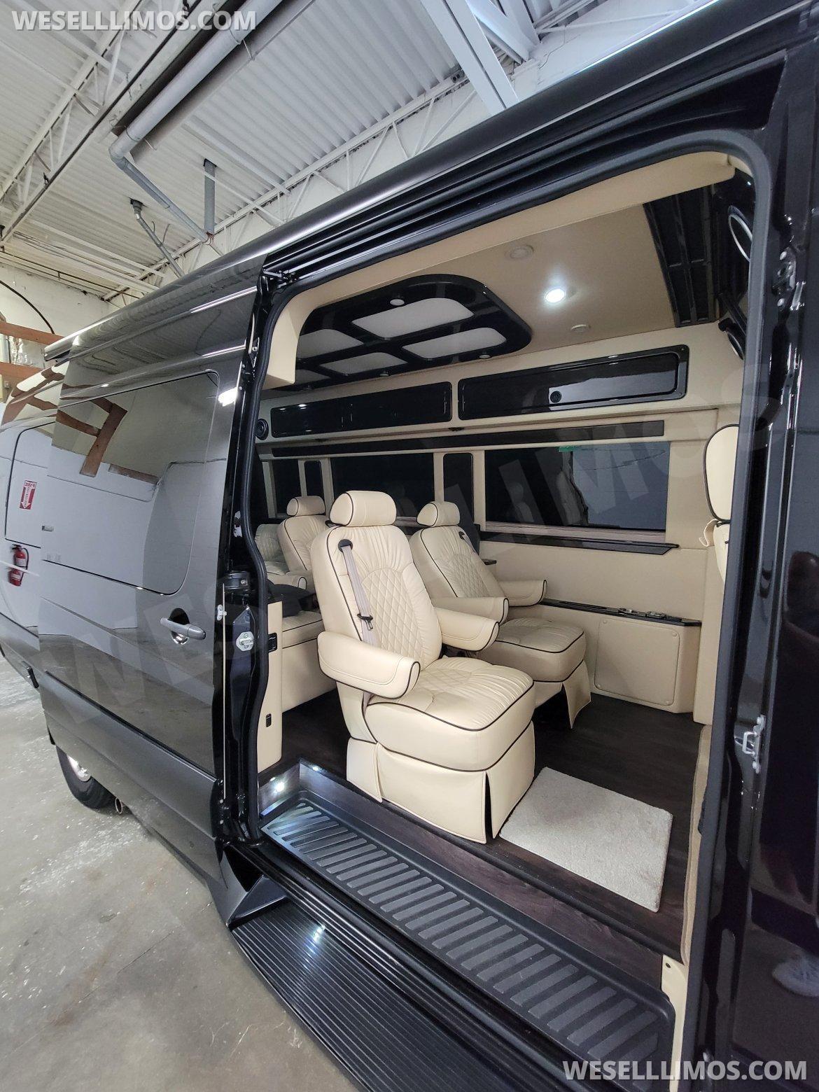 CEO SUV Mobile Office for Sale in Washington Township, MI - Photo 6