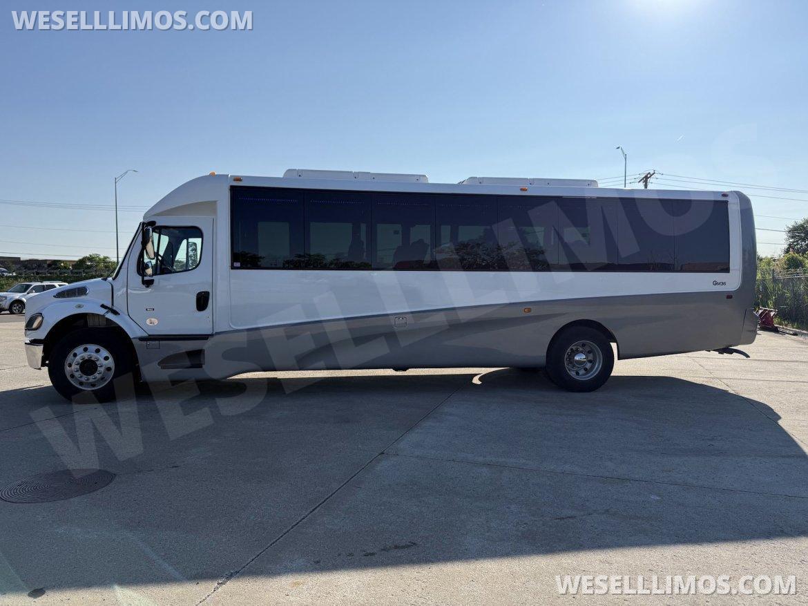 Executive Shuttle for Sale in Troy, MI - Photo 4