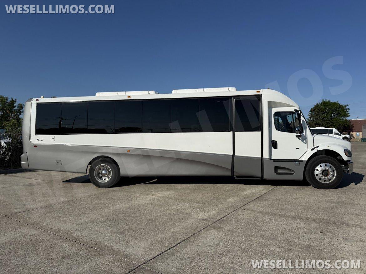 Executive Shuttle for Sale in Troy, MI - Photo 3