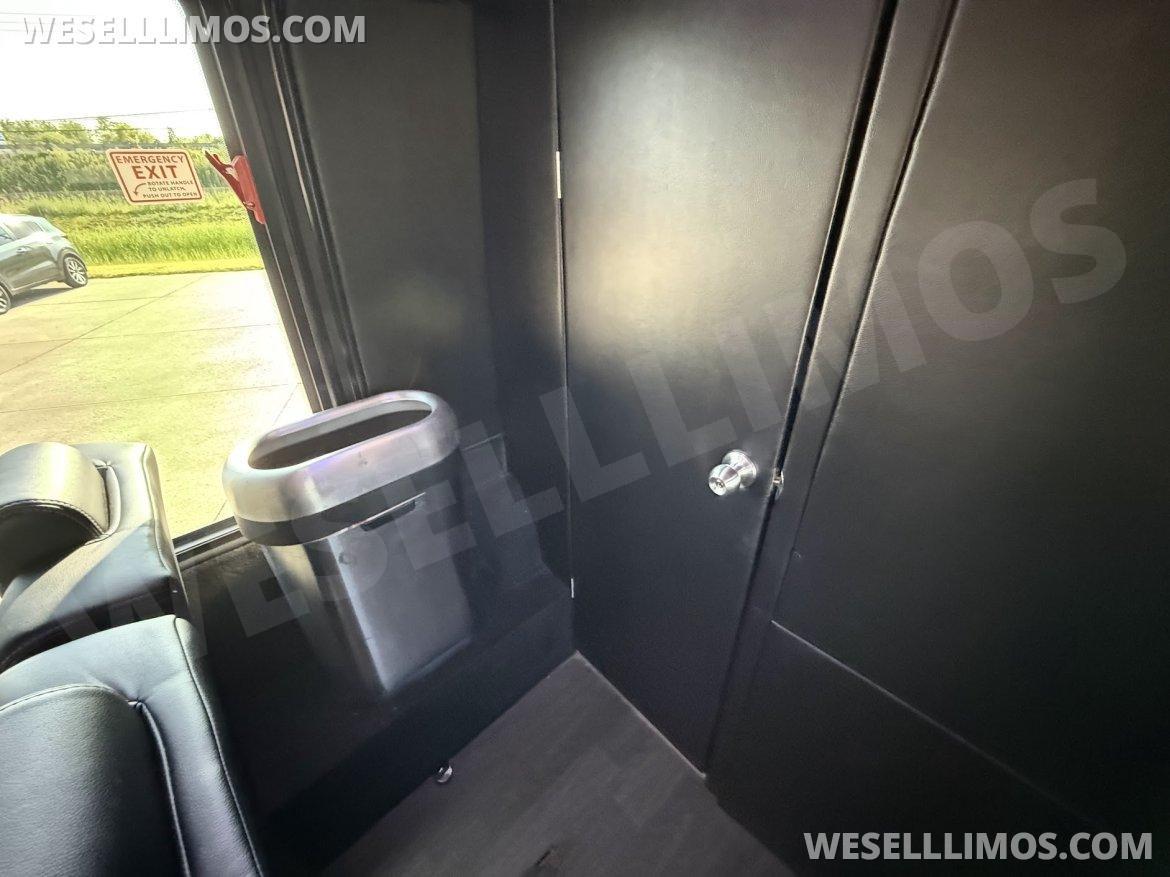 Executive Shuttle for Sale in Troy, MI - Photo 10