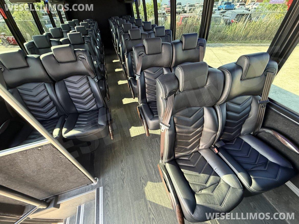 Executive Shuttle for Sale in Troy, MI - Photo 8