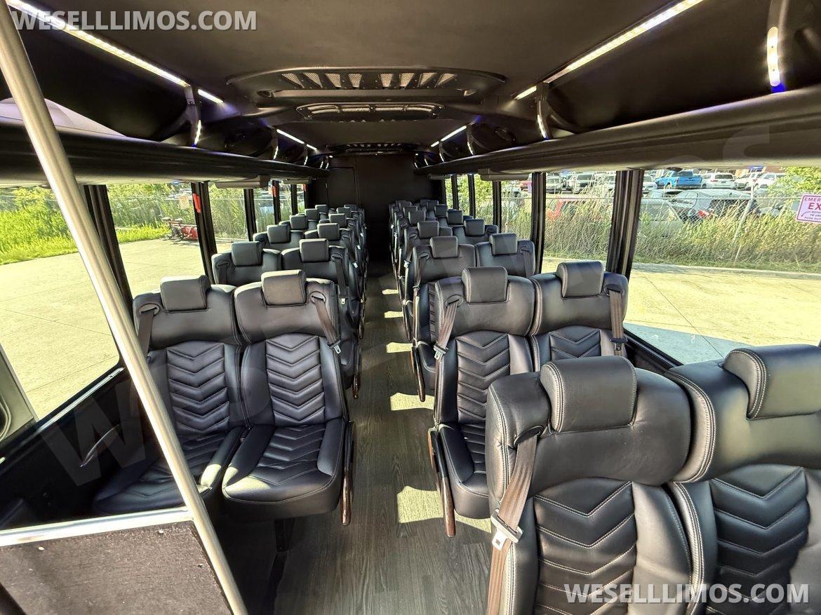 Executive Shuttle for Sale in Troy, MI - Photo 7