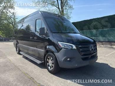 2021 WestWind Coach Works Me/Be Sprinter Sprinter - Sprinter for Sale in Baldwin, NY - Photo 12