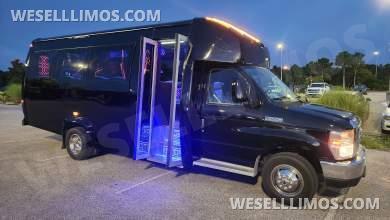 2018 First Class Coachworks Riverside California Ford E450 Limo Bus 21k miles & New Interior - Limo Bus for Sale in Orlando, FL - Photo 1