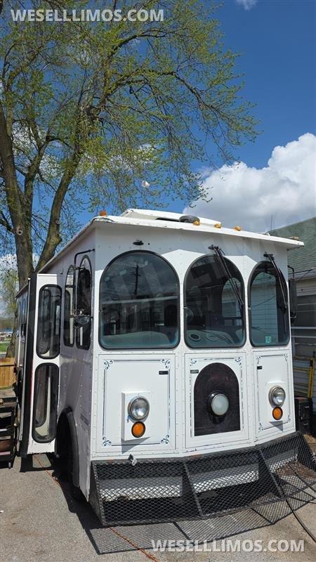 1999 Ford Trolley Trolley for Sale in Fort Wayne, IN - Main Photo