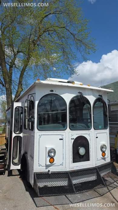 1999 Ford Trolley Trolley - Trolley for Sale in Fort Wayne, IN - Photo 1
