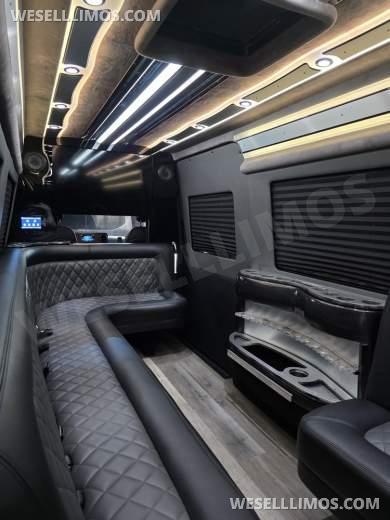 2023 SPV Mercedes-Benz Sprinter Limo Sprinter - Sprinter for Sale in Erie, PA - Photo 10