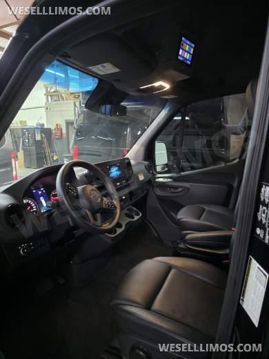 2023 SPV Mercedes-Benz Sprinter Limo Sprinter - Sprinter for Sale in Erie, PA - Photo 22
