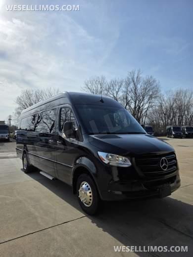 2023 SPV Mercedes-Benz Sprinter Limo Sprinter - Sprinter for Sale in Erie, PA - Photo 27