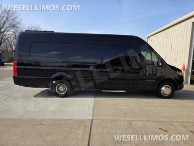 2023 SPV Mercedes-Benz Sprinter Limo Sprinter - Sprinter for Sale in Erie, PA - Photo 28