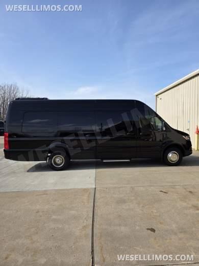 2023 SPV Mercedes-Benz Sprinter Limo Sprinter - Sprinter for Sale in Erie, PA - Photo 29