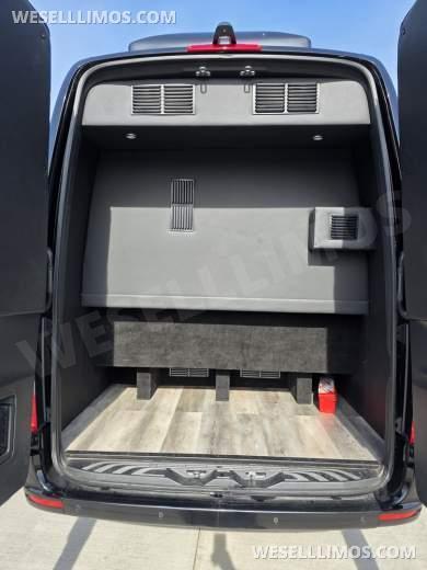 2023 SPV Mercedes-Benz Sprinter Limo Sprinter - Sprinter for Sale in Erie, PA - Photo 35