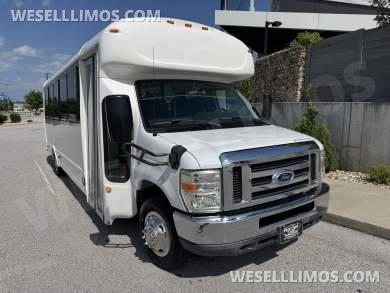 2015 Starcraft Ford 28 Pass MVP Shuttle Bus - Shuttle Bus for Sale in Springfield, MO - Photo 2