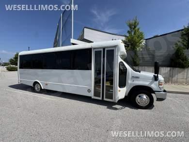 2015 Starcraft Ford 28 Pass MVP Shuttle Bus - Shuttle Bus for Sale in Springfield, MO - Photo 1