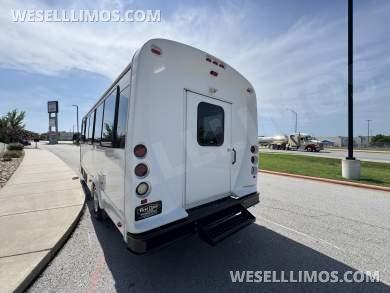2015 Starcraft Ford 28 Pass MVP Shuttle Bus - Shuttle Bus for Sale in Springfield, MO - Photo 5