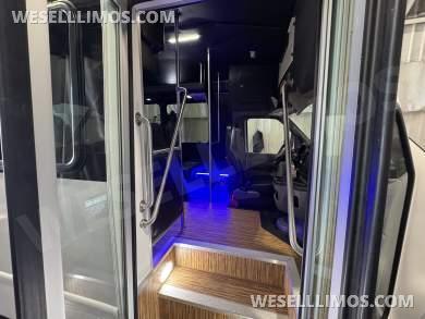2015 Starcraft Ford 28 Pass MVP Shuttle Bus - Shuttle Bus for Sale in Springfield, MO - Photo 10