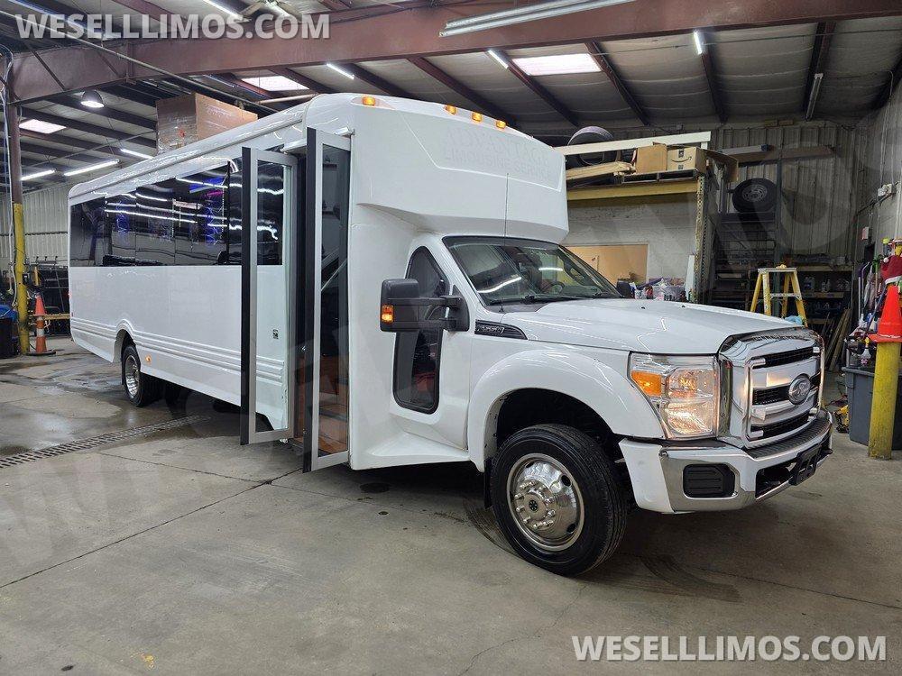 Limo Bus for Sale in Erie, PA - Photo 9