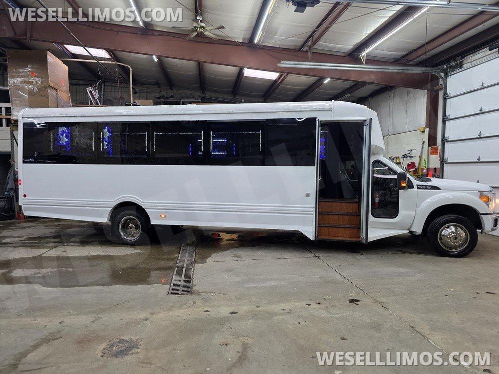 Limo Bus for Sale in Erie, PA - Photo 11
