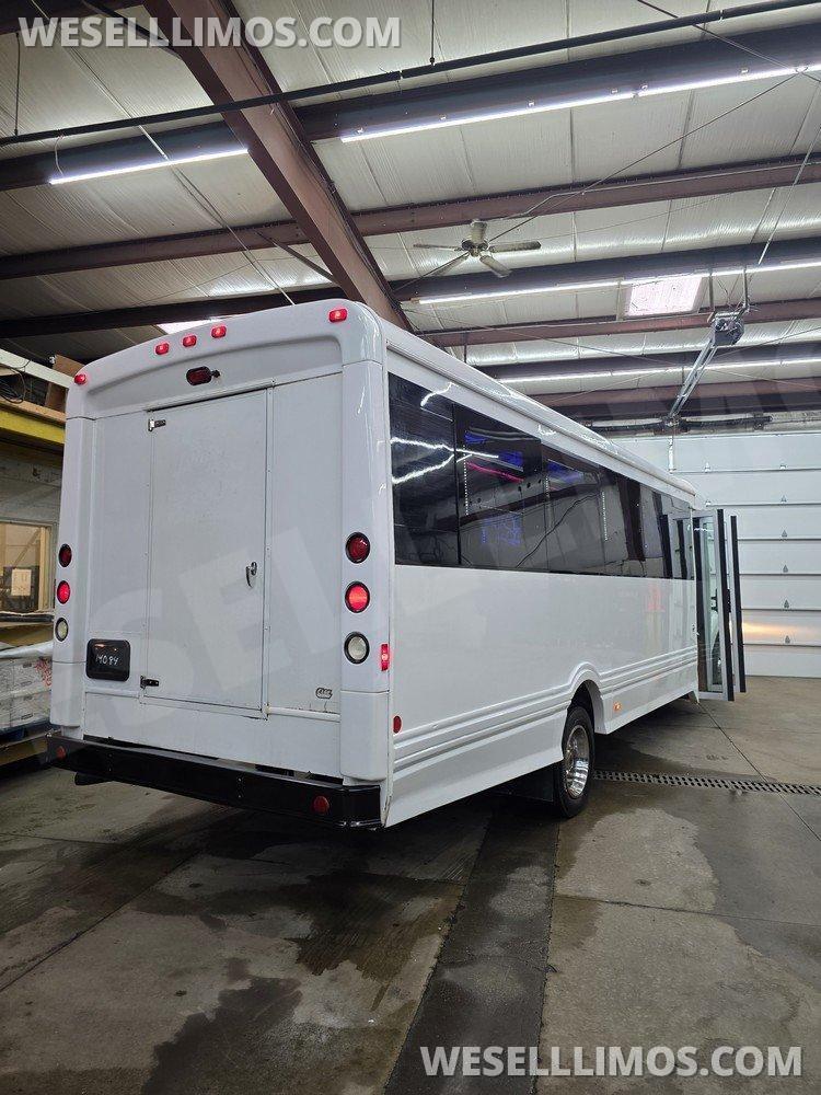 Limo Bus for Sale in Erie, PA - Photo 12
