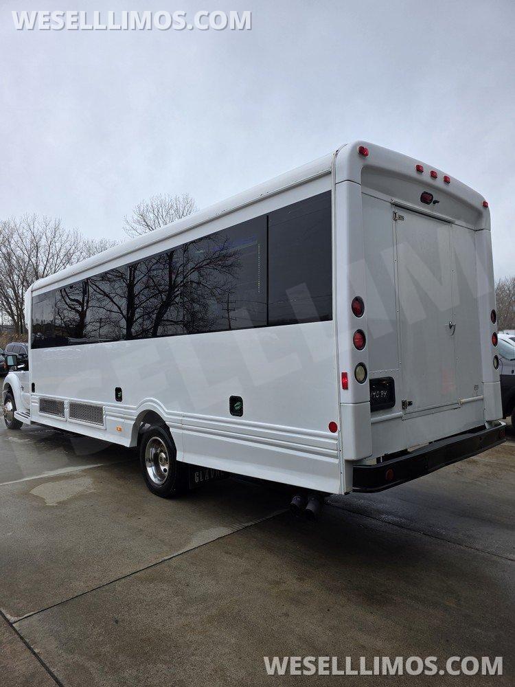 Limo Bus for Sale in Erie, PA - Photo 13