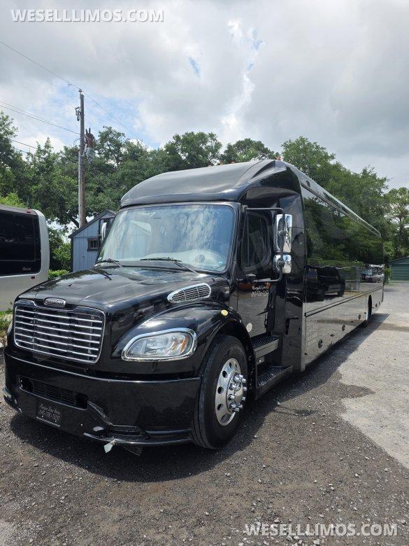 2022 Freightliner M2 Executive Shuttle for Sale in CHARLESTON, SC - Main Photo